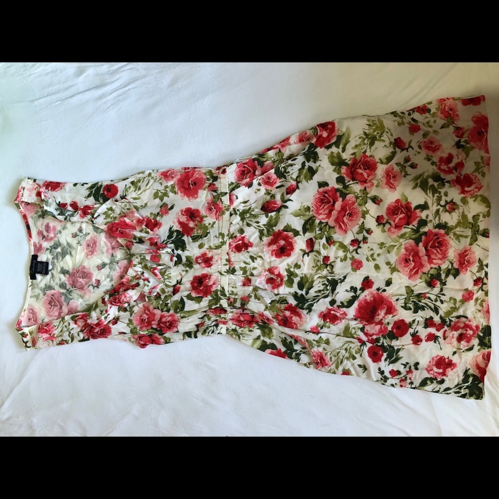 Short dress 👗 with flowers.